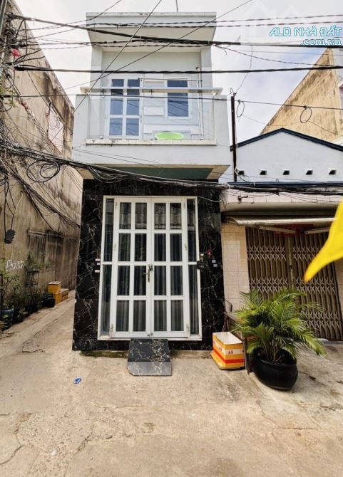 Bán nhà HXH Chiến Lược, gần Hương Lộ 2, Bình Trị Đông, 2 tầng, chỉ hơn 1 tỷ