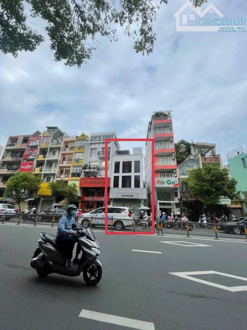 Hiếm - Ngang 6m - MT Nam Kỳ Khởi Nghĩa, Quận 3 - DT: 6,1m x 6,5m - 3 Tầng - Giá: 36 Tỷ