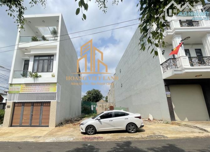 Bán lô một xẹt đường Nguyễn Văn Cừ
