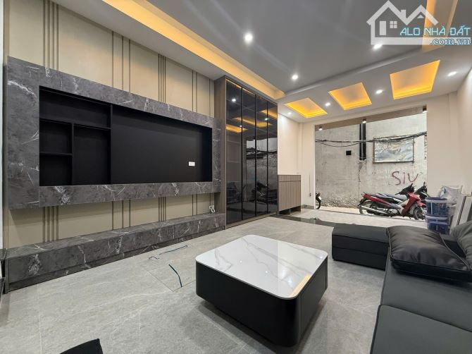 Nhà mới tinh 6 tầng thang máy, gần phố, full nội thất xịn, ngõ thông tứ phía, giá 11.6 tỷ.