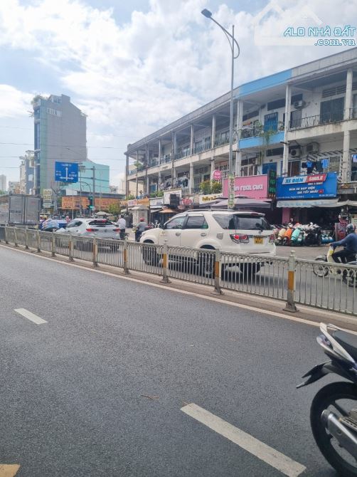 Ngay ngã 4 Minh Phụng – Hậu Giang !! MTKD Hậu Giang, F.5, Quận 6 (4.3x17m) 5 tầng chỉ 14 t