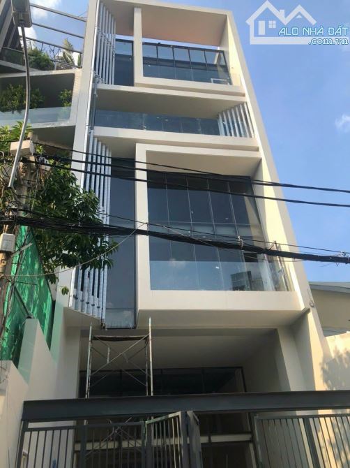 Bán nhà mặt tiền đường NGUYỄN ĐÌNH CHIỂU, Đa kao, Q.1. DT: 4*16M. 5 Tầng. HĐT: 65tr/tháng