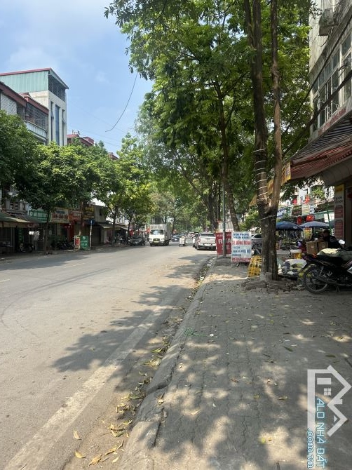 Ngõ 15 Ngọc Hồi, sát vách bến xe nước ngầm, đường oto tránh