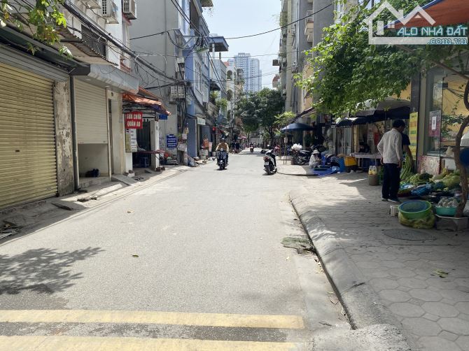 ĐẤT VÀNG PHÚ DIỄN - GẦN HỒ - Ô TÔ VÀO NHÀ - SIÊU RẺ - 50M CHỈ 4,7tỷ