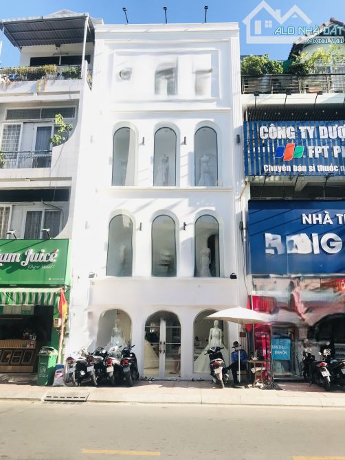 HÀNG HOT!!! BÁN NHÀ MT HUỲNH VĂN BÁNH, PHÚ NHUẬN – VỊ TRÍ ĐẮC ĐỊA, 6x23m 3 LẦU CHỈ 38 TỶ