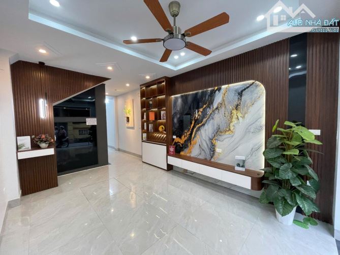 BÁN NHÀ THỤY PHƯƠNG Ô TÔ TRÁNH- KINH DOANH- THANG MÁY.