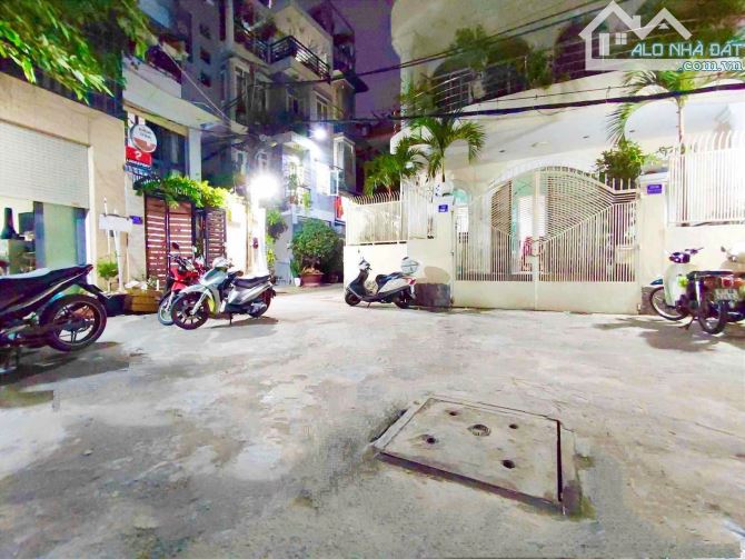 Hạ giá bán nhà 5 tầng Huỳnh Văn Bánh,Phú Nhuận, 33m2 chỉ còn 5,3 tỷ
