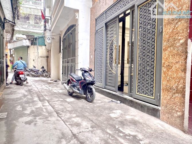 NHÀ ĐẸP 2 MẶT THOÁNG TRƯỚC VÀ SAU - VỊ TRÍ ĐẮC ĐỊA - DÂN TRÍ CAO Ở SƯỚNG - Ô TÔ ĐỖ CỬA