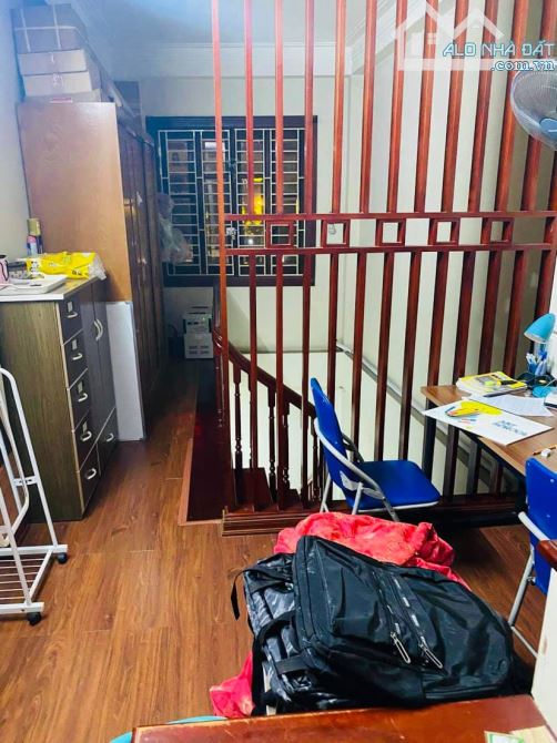 Bán nhà riêng 50m2x4tầng tại Đại Cồ Việt, Hai Bà Trưng, cách phố 50m, ngõ 3 gác tránh xe