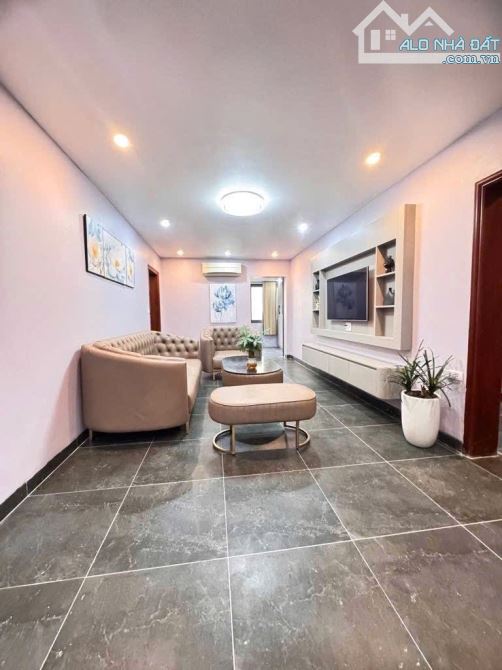 BÁN CĂN TẬP THỂ QUÂN ĐỘI QUẬN ĐỐNG ĐA - SỔ TO 43/100m, 3 NGỦ, 2 VS, FULL ĐỒ  NHÀ ĐẸP LUNG