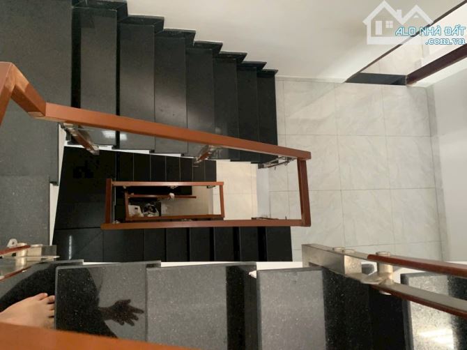 DIỆN TÍCH 93M2 -HXH THÔNG TỨ TUNG 6PN ,5WC - GIÁ NHÔ 5 TỶ - THỚI AN Q12