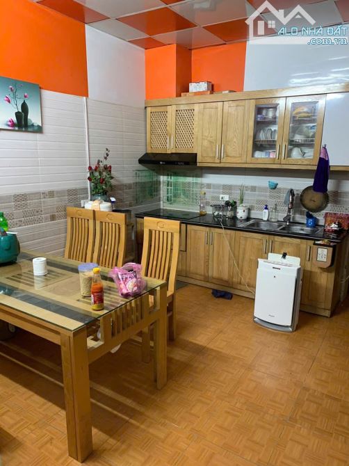 Mrs Tâm Bán nhà 2 tầng mặt ngõ Cam Lộ, Hùng Vương, Hồng Bàng, Hải Phòng. ô tô đỗ 2,3 tỷ