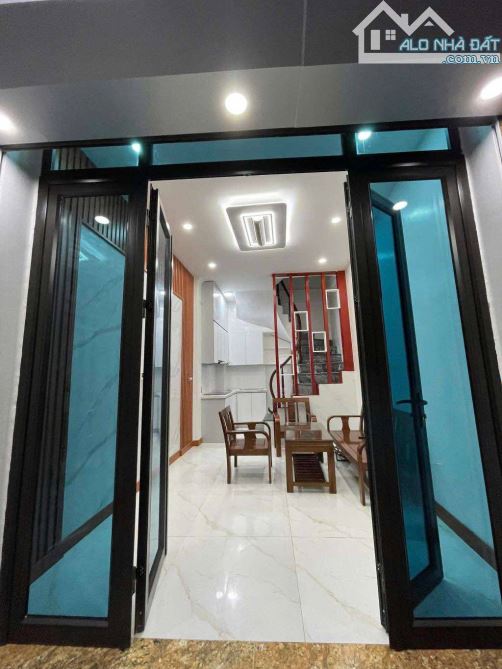 NHÀ TÂN MAI- 5TẦNG – LÔ GÓC 2 THOÁNG – FULL NỘI THẤT – NGÕ THÔNG – Ô TÔ ĐỖ CỬA – TIỆN ÍCH
