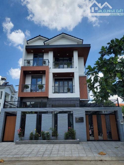 NGỘP BANK BÁN NHÀ MẶT TIỀN 280C LƯƠNG ĐỊNH CỦA, THỦ ĐỨC - DT 8x20M - 3 TẦNG - GIÁ 35 TỶ