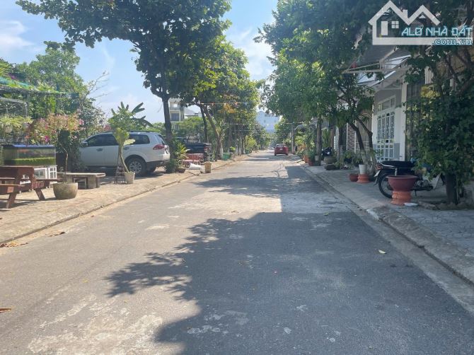 Bán nhà mặt tiền nguyễn khuyến sầm uất sát trường Đại Học Sư Phạm giá sụp hầm.