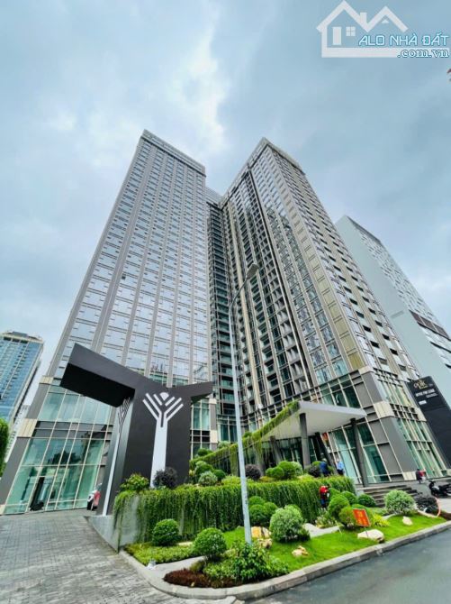 Bán chung cư Epic Tower 19 Duy Tân  121m2 3pn 2vs 15,5ỷ  Căn góc, tầng trung, full NT