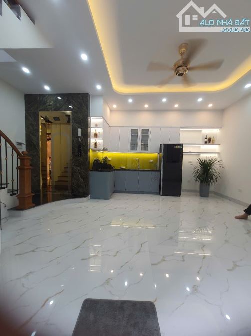 NHÀ ĐẸP NHƯ MƠ – THANG MÁY – OTO VÀO NHÀ – TRUNG TÂM MỖ LAO, HÀ ĐÔNG– CHỈ 10.5 TỶ