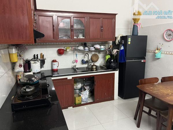 Bán nhà đẹp mới cứng 100 % Dương Quãng Hàm  , dt 68 m2 , giá 10 tỷ nhỉnh