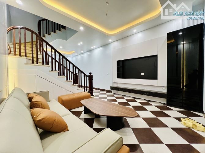 Bán gấp nhà HV Mật Mã Chiến Thắng 40m2 5T MT 5m 6.8 tỷ nhà dân xây đẹp - 2 thoáng ngõ đẹp
