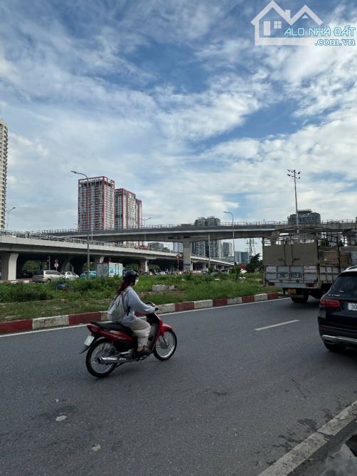 SIÊU HIẾM 2 MẶT PHỐ NGUYỄN HOÀNG - 8 TẦNG, KINH DOANH SIÊU ĐỈNH