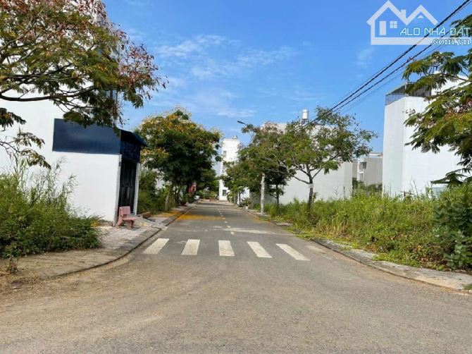 Bán lô đất VIP đường số 1 Long Trường đường 10m tương lai MT Lã Xuân Oai 200m2 chỉ 5.9 tỷ