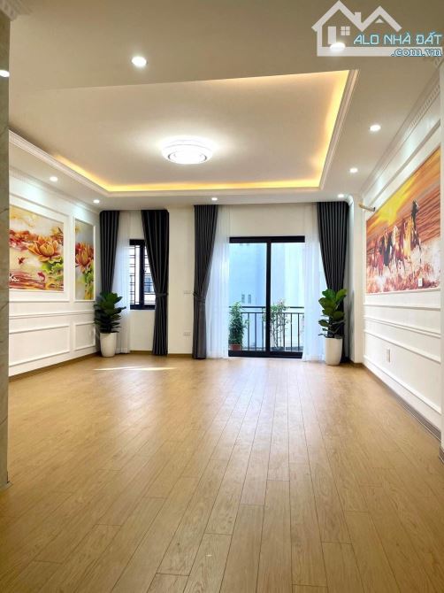 Bồ Đề Nhà Hiếm Tìm 37 M2 ,5T, MT 5.8M ,Giá 6.8