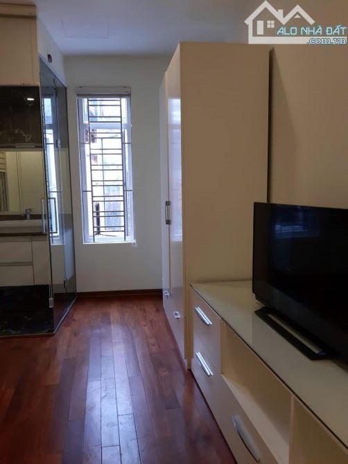 Bán nhà Nguyễn Đình Chiểu, 60m2, 7 tầng thang máy, mặt tiền 4.4m, 26.5 tỷ, dòng tiền 50tr