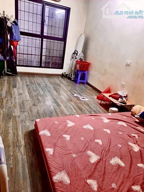 Bán nhà phố kim hoa trung tâm đống đa nhà có cổng riêng thoáng sáng ba gác vào sân