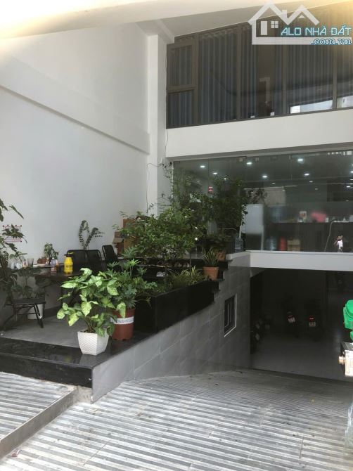 BÁN NHÀ HẦM 6T + THANG MÁY – 11 CHDV – DÒNG TIỀN THUÊ 85TR GIỮA TRUNG TÂM PHÚ NHUẬN