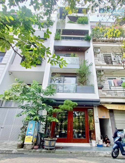 Bán Nhà Biệt Thự 6 tầng Việt Hưng 2x tỷ-75m2-Mt 5m-GARA THANG MÁY- VĨA HÈ- Ô TÔ CHẠY VÒNG