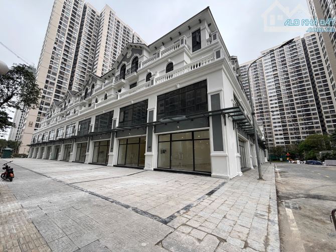 bán 3.500m2 đất xây trụ sở, văn phòng, 17 nổi 3 hầm.