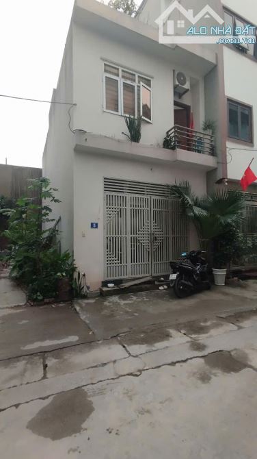 BÁN NHÀ DI TRẠCH-ĐH CÔNG NGHIỆP-KHÔNG QUY HOẠCH- NỞ HẬU - 40M-3.75 TỶ-CÓ RA LỘC
