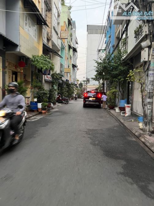 Bán nhà Nguyễn Thị Minh Khai – phường Bến Nghé – quận 1 – 6 phòng ngủ – thu nhập 18 triệu/