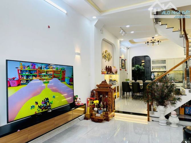 Bán Nhà Thạnh Xuân Q12 3 Tầng 4 PN Chỉ Hơn 6 Tỷ