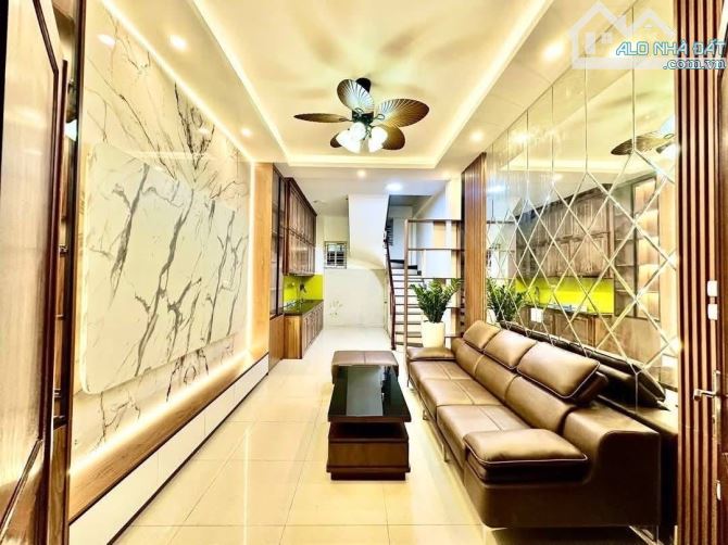 BÁN GẤP NHÀ NGỌC THỤY  - 40M² -CHỈ 4.55 TỶ-LÔ GÓC- NHÀ MỚI ĐẸP- HIẾM NHÀ BÁN
