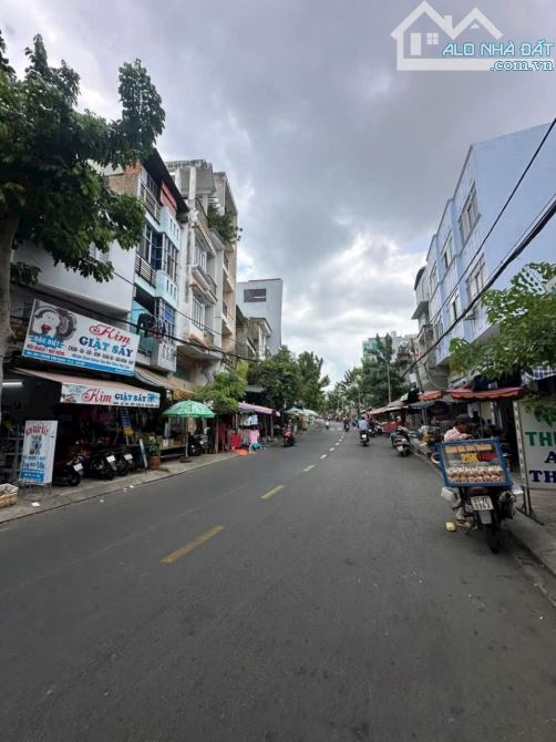 MẶT TIỀN KINH DOANH 5 TẦNG-ĐƯỜNG NHỰA 12M-NGAY EMART PHAN HUY ÍCH