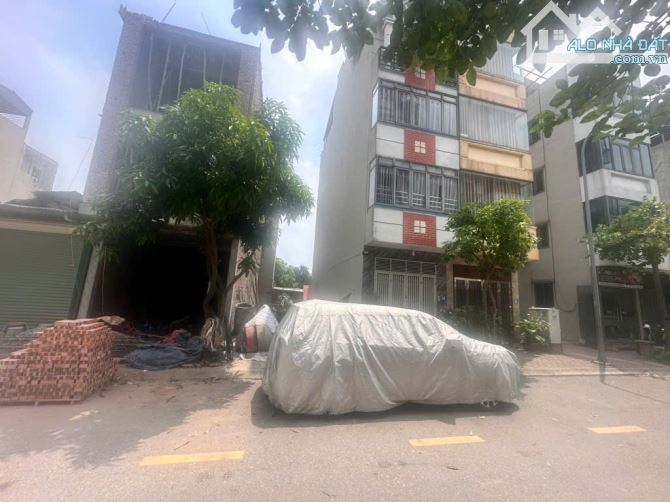 BÁN ĐẤT THẠCH BÀN KHU PHÂN LÔ ĐẤU GIÁ 2 VỈA HÈ DIỆN TÍCH 60M2 Ô TÔ TRÁNH, KINH DOANH ĐỈNH
