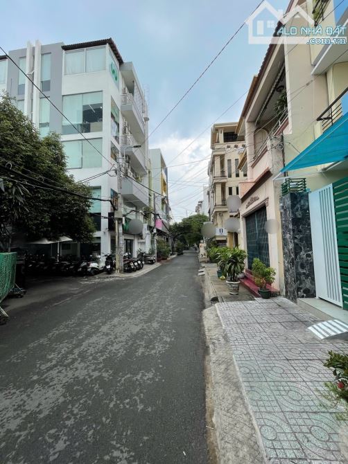 HXH tránh Thích Quảng Đức P.3 Phú Nhuận ngang 8.4m giá 25 tỷ