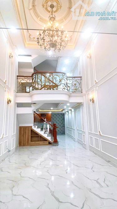 Nhà mới, HXH, 70m2. Ngay Phạm Văn Đồng. Thủ Đức.
