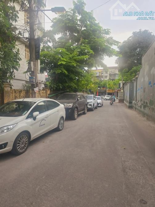 BÁN NHÀ NGUYỄN VĂN HUYÊN, KINH DOANH, DT66M, 5 TẦNG, MT 4 M , GIÁ NHỈNH 25 TỶ