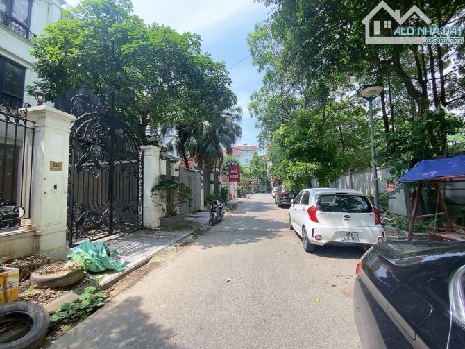 BÁN BIỆT THỰ - LẠC LONG QUÂN - TÂY HỒ - 210M2 - SỔ ĐỎ