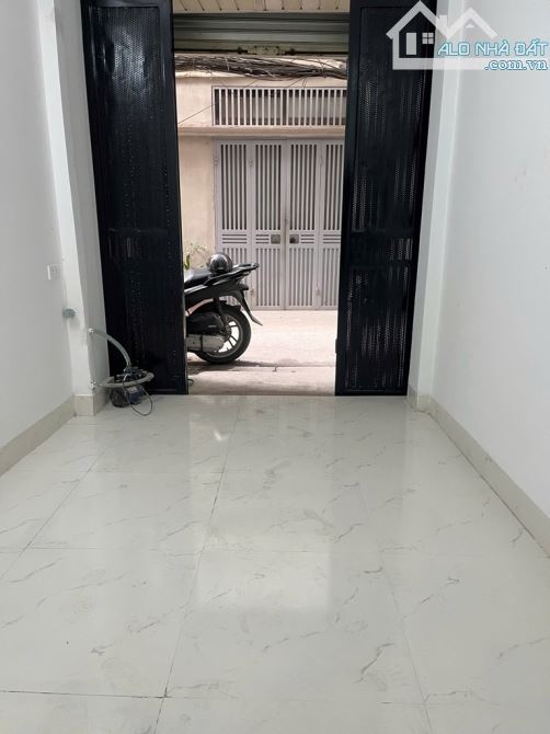 CẦN BÁN GẤP NHÀ NGÕ 663 DT34 M2 GIÁ 5 TỶ 9