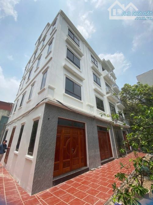 Bán Nhà Cầu Cốc, Tây Mỗ, 40m, 5T, Giá 6.6 Tỷ, Ô TÔ Gần