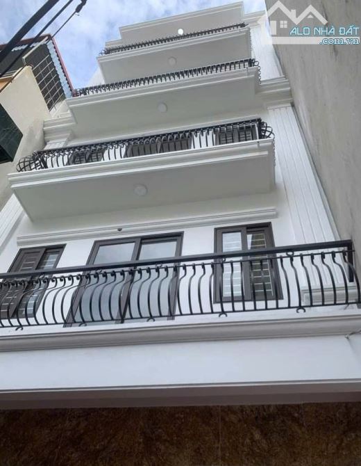 Duy nhất 1 căn 4,35 tỷ - 35m2 - 5T, ngõ nông sát phố Liên Mạc ỏ ngay.