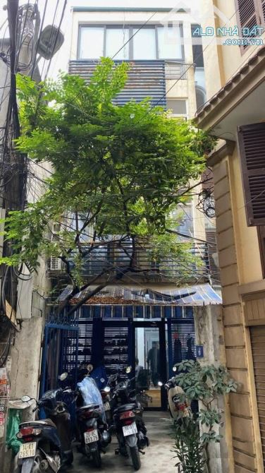 CHO THUÊ Nhà Trần Thái Tông, DT 70m, 4 tầng, MT 4,5m, THÔNG SÀN, Ô TÔ, 20Tr/tháng