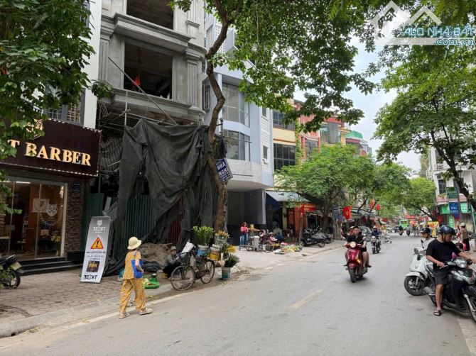 Bán toà văn phòng mặt phố Vương Thừa Vũ - 8 Tầng thang máy - lô góc - cực VIP