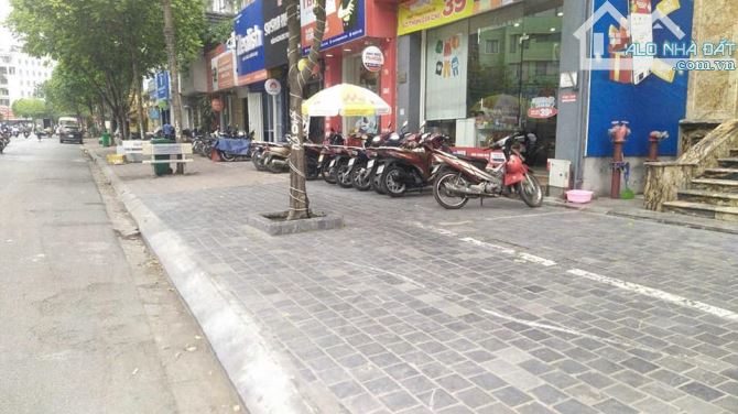 ❤️CHO THUÊ Nhà Mặt Phố Nguyễn Phong Sắc, DT 60m, 5 tầng, MT 4.5m, THÔNG SÀN, KD