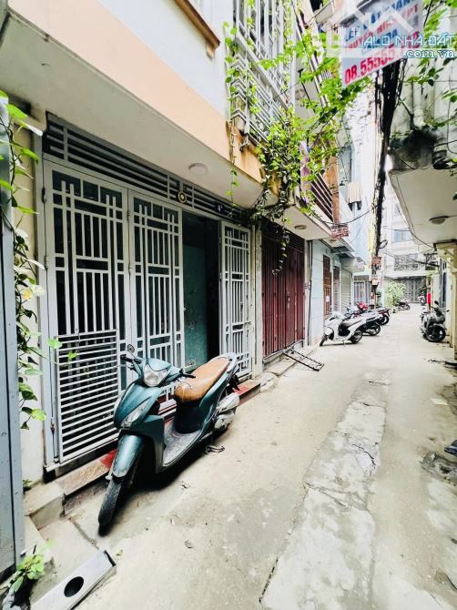 Siêu phẩm Hoàng Hoa Thám - lô góc - 30m ra phố - không quy hoạch - nhỏ 8 tỷ