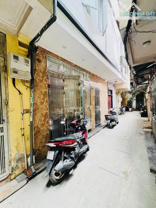 Bán nhà Ngọc Hà - sát Bảo Tàng - gần phố ,ngõ rộng 30m -  hơn 6 tỷ
