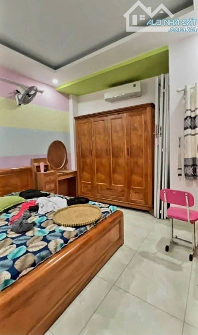 Bán nhà Lê Văn Quới 4 tầng đúc 53m2, hẻm xe hơi 8m thông, sổ nở hậu giá 6,3 tỷ.
